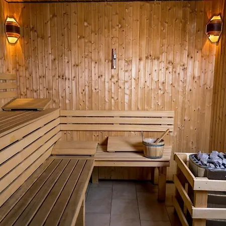 With 5 Bedrooms Nyaraló *