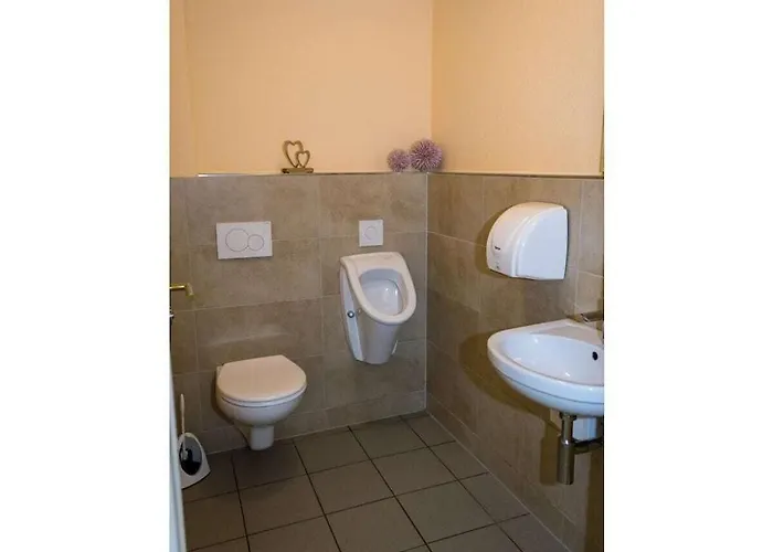 Feriehus With 5 Bedrooms